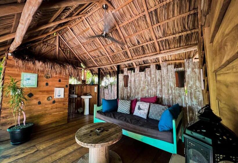 کلبه ییلاقی, Glamping Hotel Flor Y Bambu