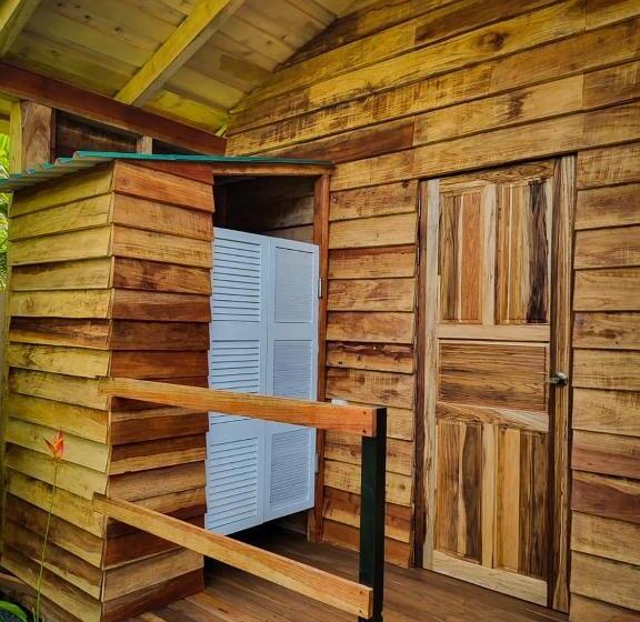 کلبه ییلاقی, Glamping Hotel Flor Y Bambu