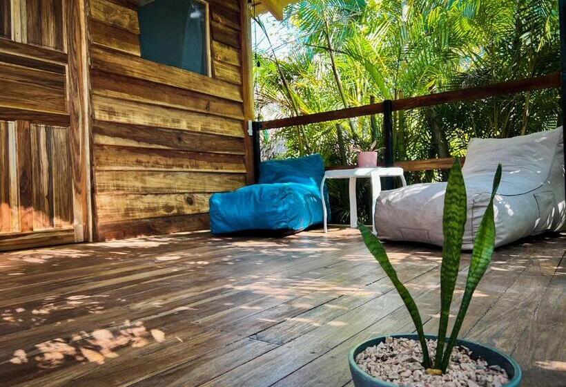 کلبه ییلاقی, Glamping Hotel Flor Y Bambu