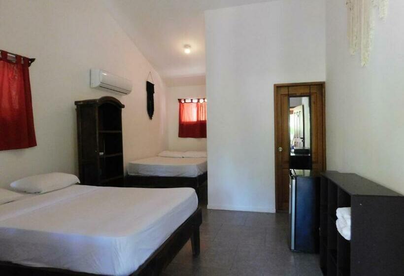 اتاق استاندارد چهار تخته, Cabinas Playa Surf Hostel