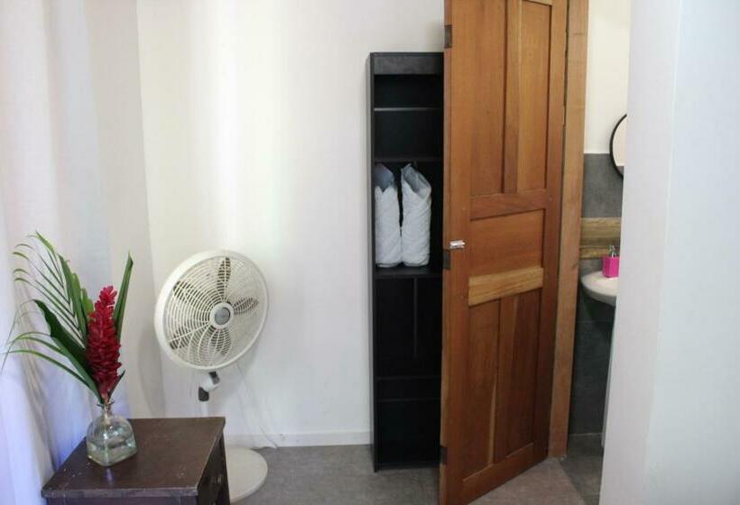 اتاق استاندارد, Cabinas Playa Surf Hostel