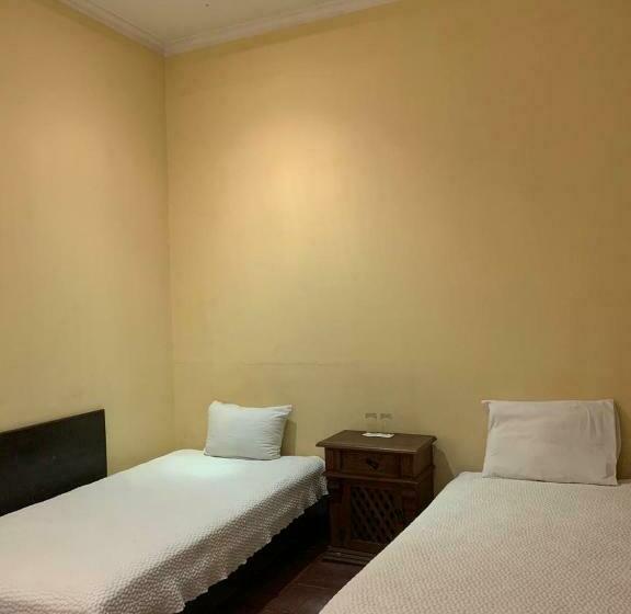 اتاق استاندارد چهار تخته, 1915 Inn & Suites