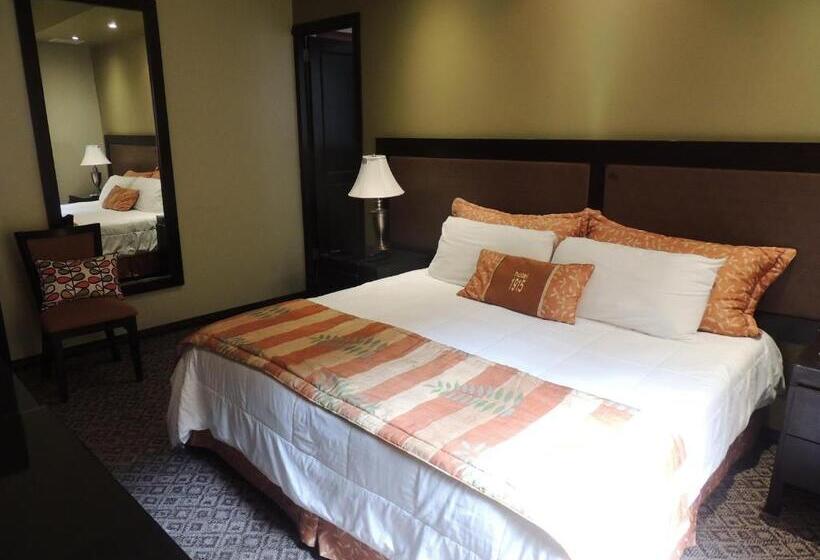 سوییت جونیور, 1915 Inn & Suites