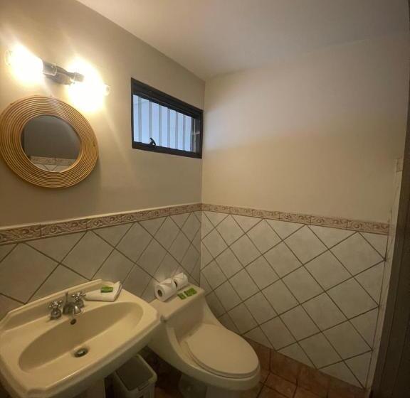 اتاق استاندارد سه نفره, 1915 Inn & Suites