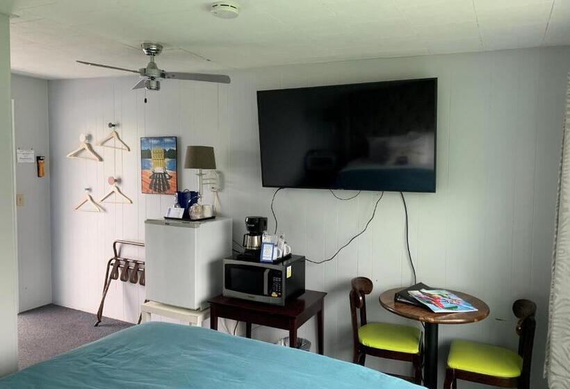 اتاق استاندارد با چشم‌انداز دریاچه, Beachfront Inn