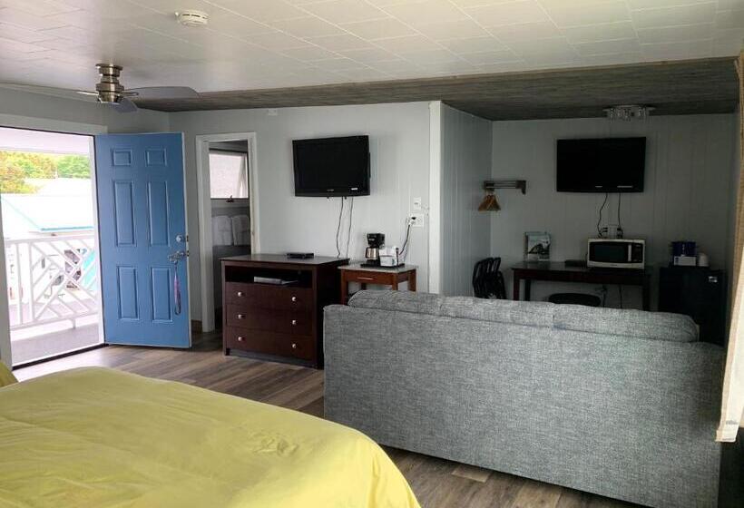 سوییت جونیور, Beachfront Inn