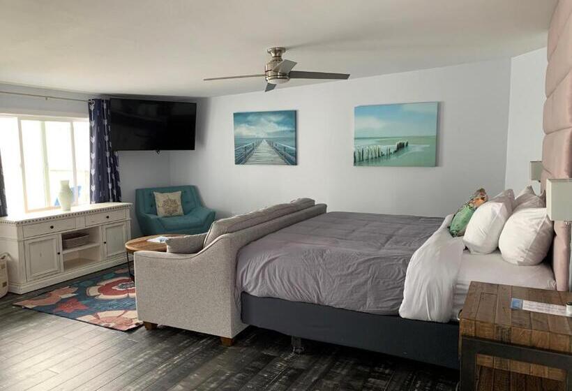 استودیوی لوکس, Beachfront Inn