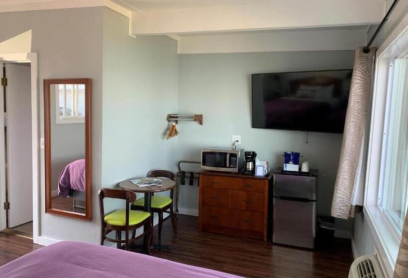 اتاق استاندارد چهار تخته, Beachfront Inn