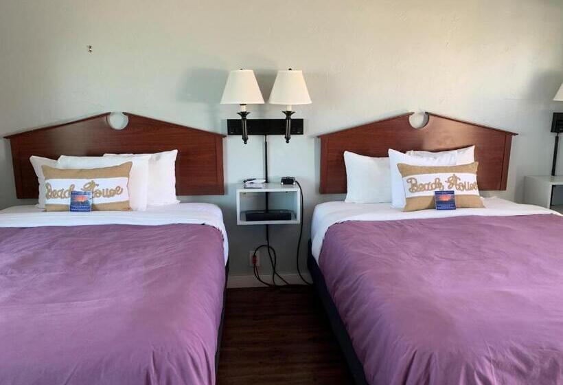 اتاق استاندارد چهار تخته, Beachfront Inn