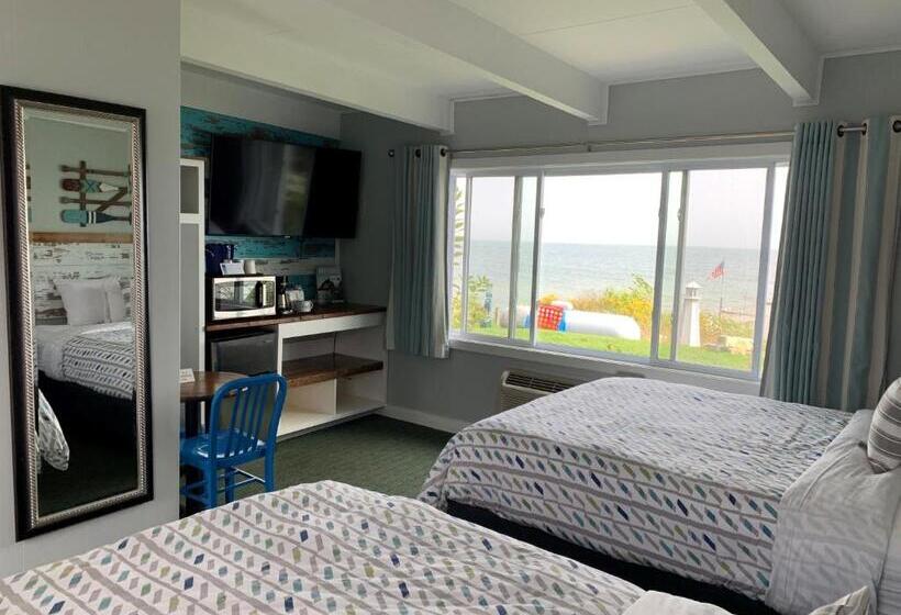 اتاق استاندارد چهار تخته, Beachfront Inn