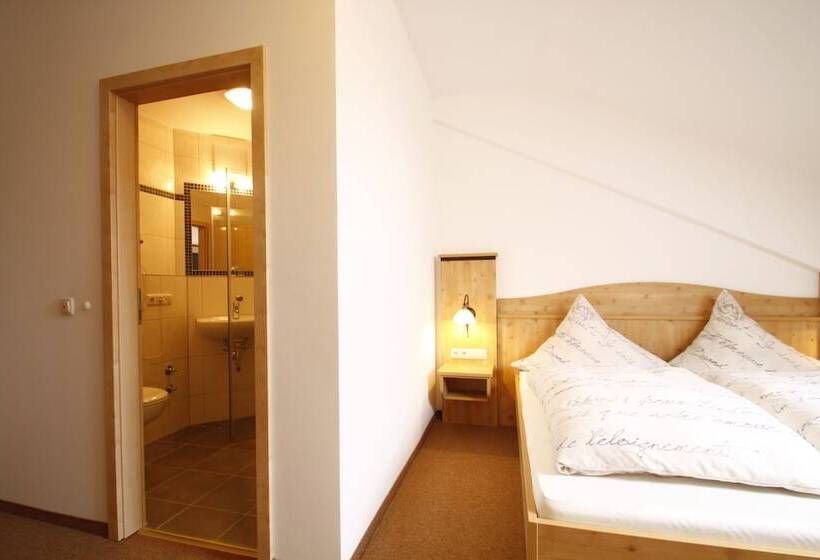 Standard Room, Cafe Hanfstingl