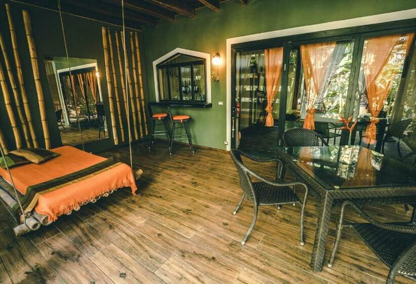 سوییت, Canaima Chill House