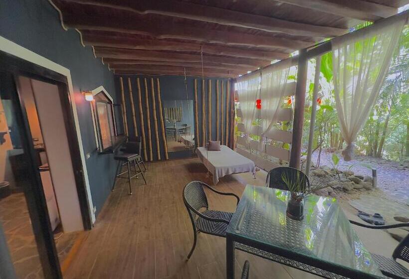 سوییت, Canaima Chill House