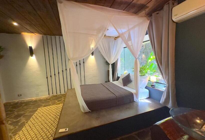سوییت, Canaima Chill House