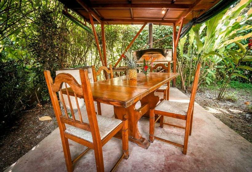 بانگلوی سوپریور, Casitas Las Flores