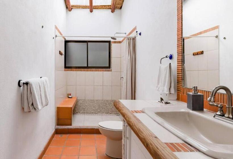 اتاق لوکس چهار تخته, Dreamcatcher Hotel   Atrapasueños