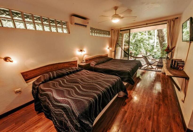 اتاق لوکس چهار تخته, Dreamcatcher Hotel   Atrapasueños