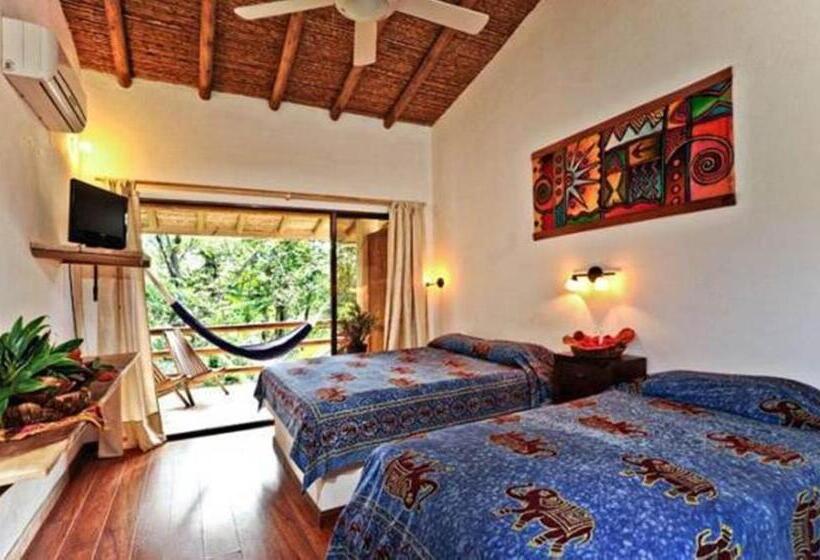اتاق استاندارد سه تخته با بالکن, Dreamcatcher Hotel   Atrapasueños