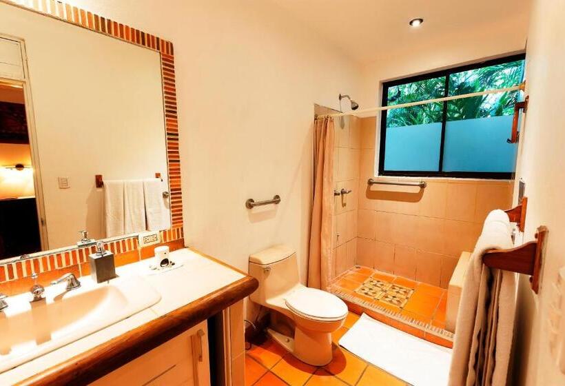اتاق استاندارد سه تخته با بالکن, Dreamcatcher Hotel   Atrapasueños