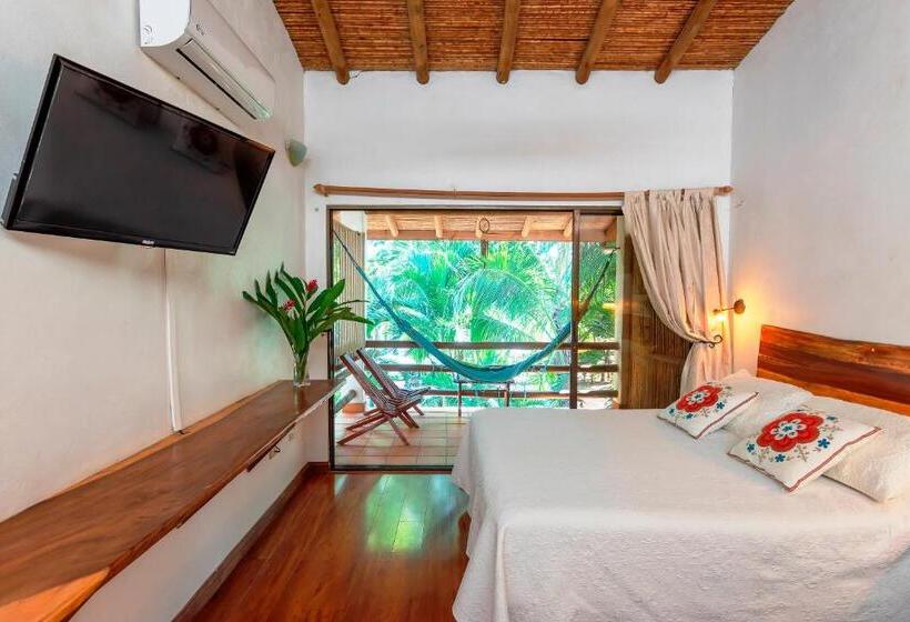 اتاق استاندارد سه تخته با بالکن, Dreamcatcher Hotel   Atrapasueños
