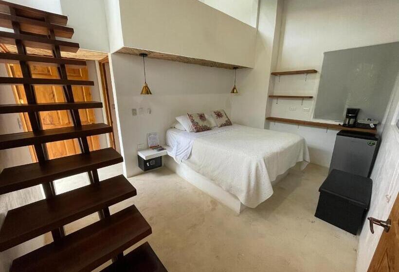 اتاق ساده سه‌ نفره, Dreamcatcher Hotel   Atrapasueños