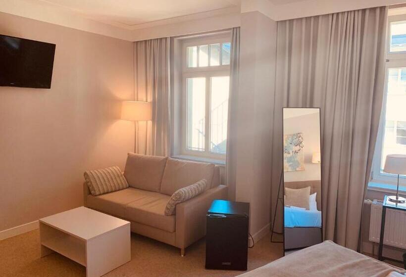 اتاق لوکس, Lindenau Inn
