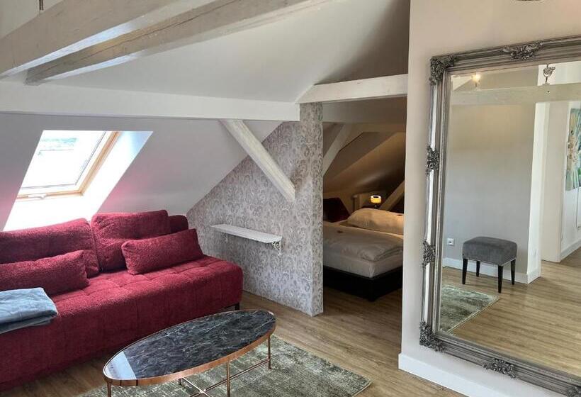 استودیوی استاندارد, Lindenau Inn