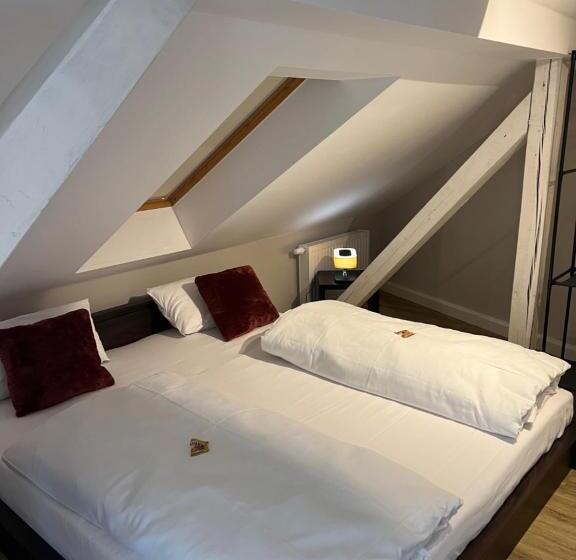 استودیوی استاندارد, Lindenau Inn