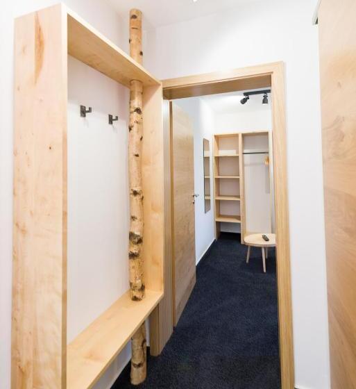 اتاق استاندارد چهار تخته, Rhönhof