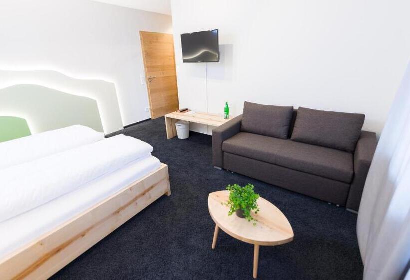 اتاق استاندارد چهار تخته, Rhönhof