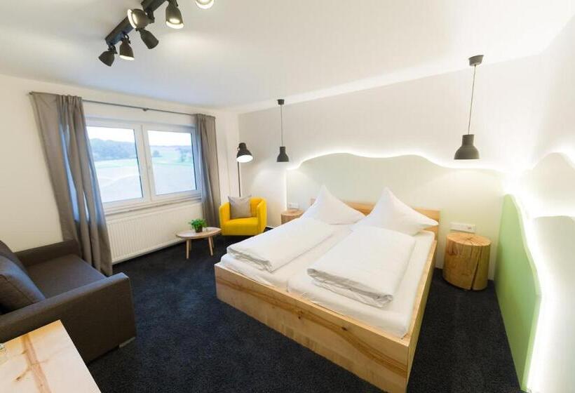 اتاق استاندارد چهار تخته, Rhönhof