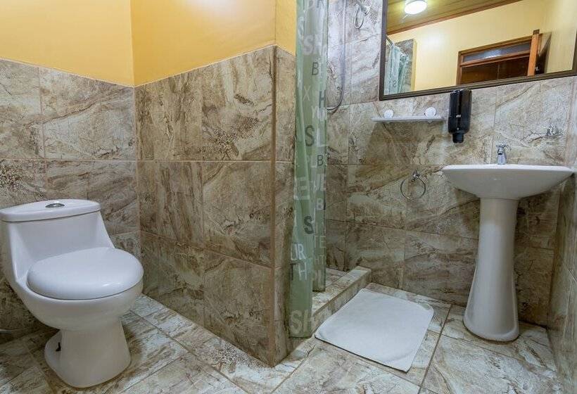 اتاق راحتی سه تخته, Sea Towers