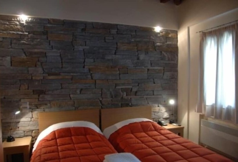 Deluxe Room Mountain View, Thalia Rooms