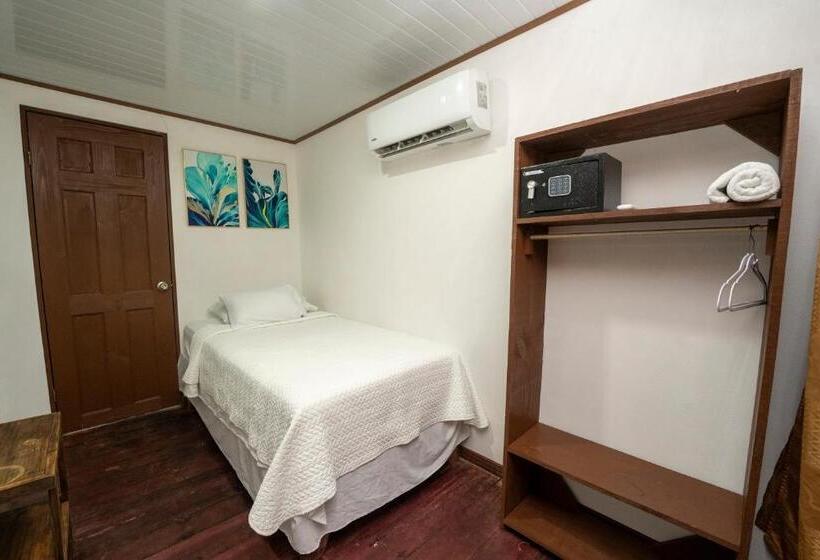 اتاق یک تخته با چشم‌انداز باغ, Tortuguero Beachfront