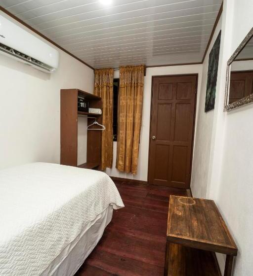 اتاق یک تخته با چشم‌انداز باغ, Tortuguero Beachfront