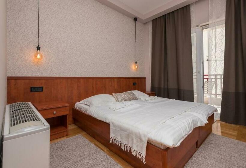 اتاق استاندارد با بالکن و چشم‌انداز دریا, Villa Vinka