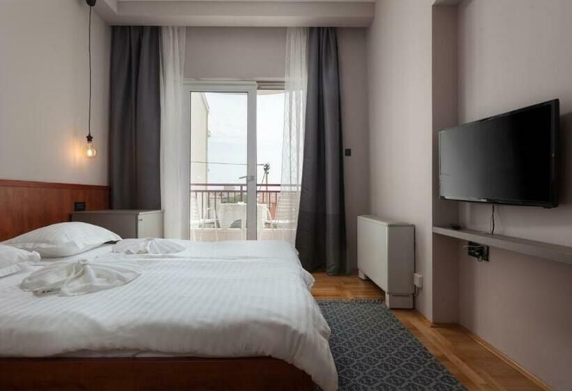 اتاق استاندارد با بالکن و چشم‌انداز دریا, Villa Vinka