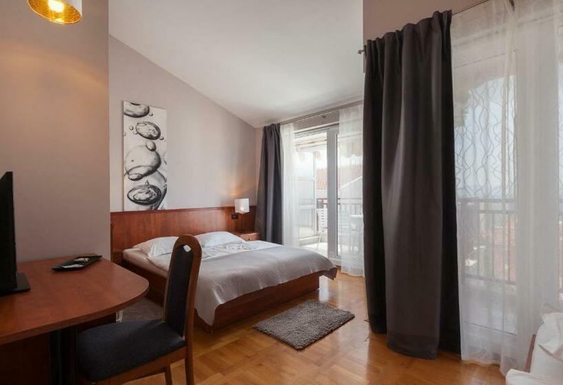 Triple Room Sea View, Villa Vinka