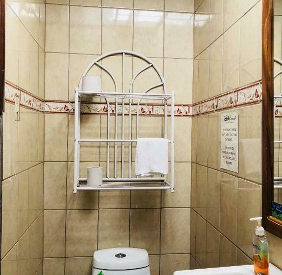 اتاق استاندارد با سرویس بهداشتی مشترک, Pacande B&b