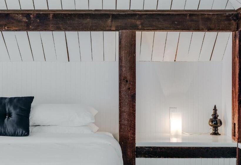 سوئیت با تخت بزرگ, Auberge Nuits St Georges