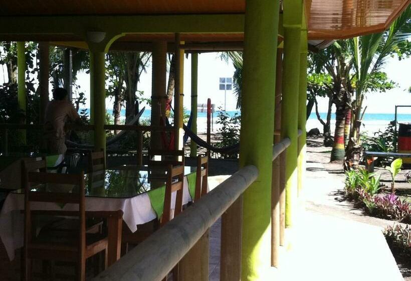 اتاق استاندارد سه نفره, El Icaco Tortuguero