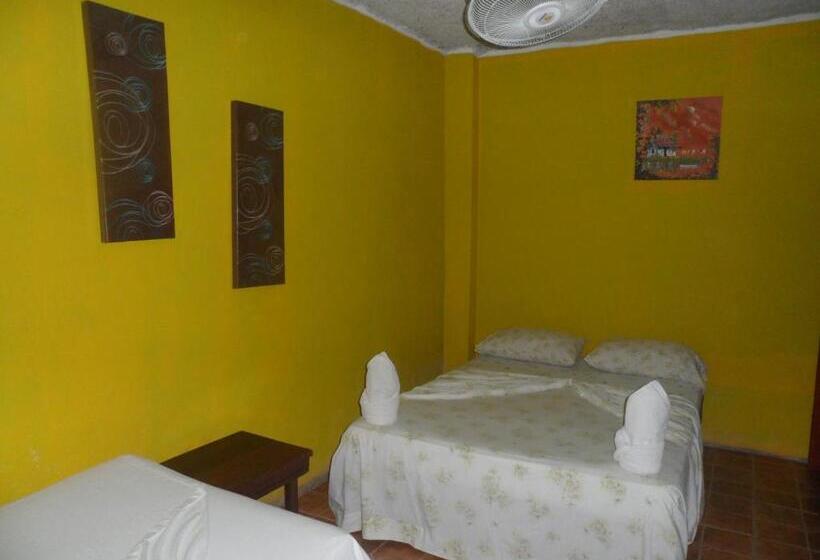 اتاق استاندارد چهار تخته, El Icaco Tortuguero