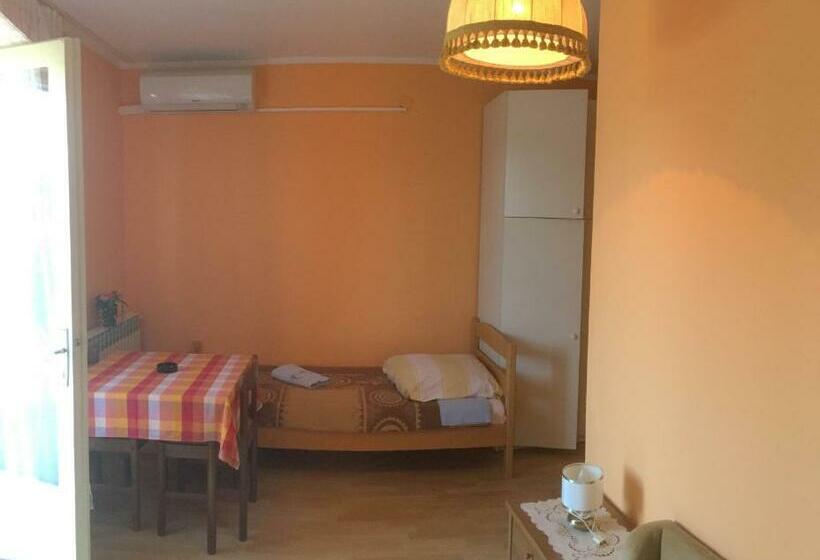 Triple Room Sea View, Guesthouse Villa Manda