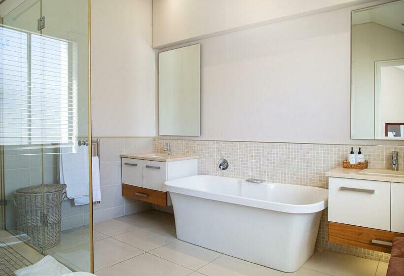 آپارتمان 2 خوابه, Marine Square Luxury Suites