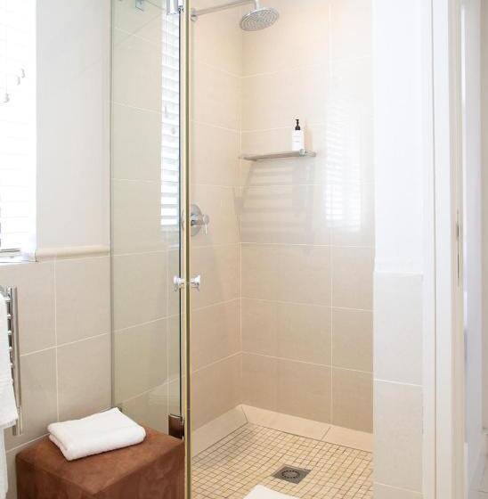 آپارتمان 2 خوابه, Marine Square Luxury Suites