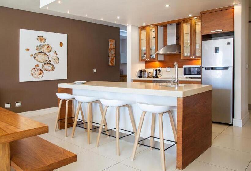 آپارتمان 2 خوابه, Marine Square Luxury Suites