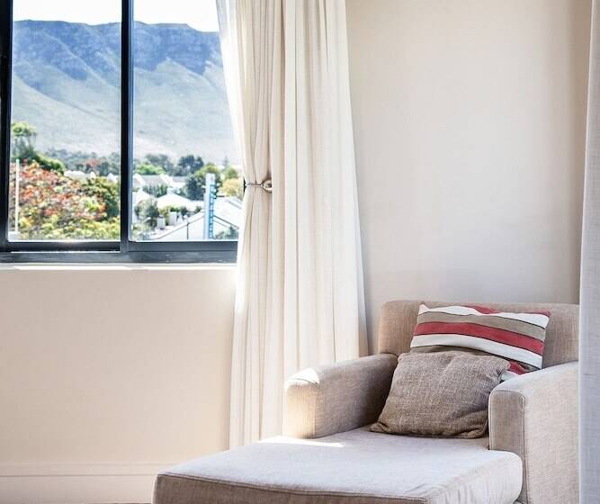 آپارتمان 2 خوابه, Marine Square Luxury Suites