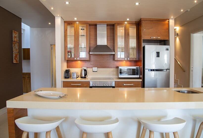 آپارتمان 2 خوابه, Marine Square Luxury Suites