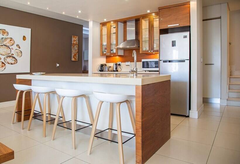 آپارتمان 2 خوابه, Marine Square Luxury Suites