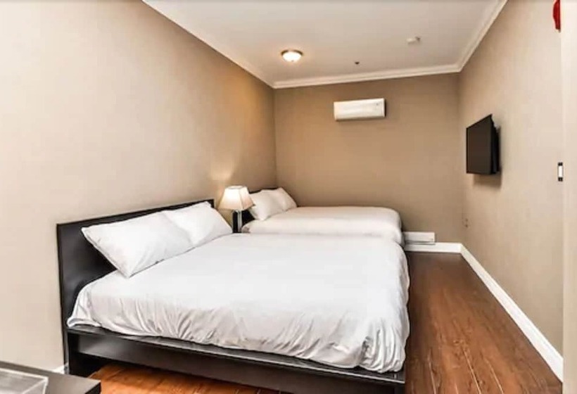 اتاق استاندارد با 2 تخت دوبل, Nu Hotel Toronto Airport